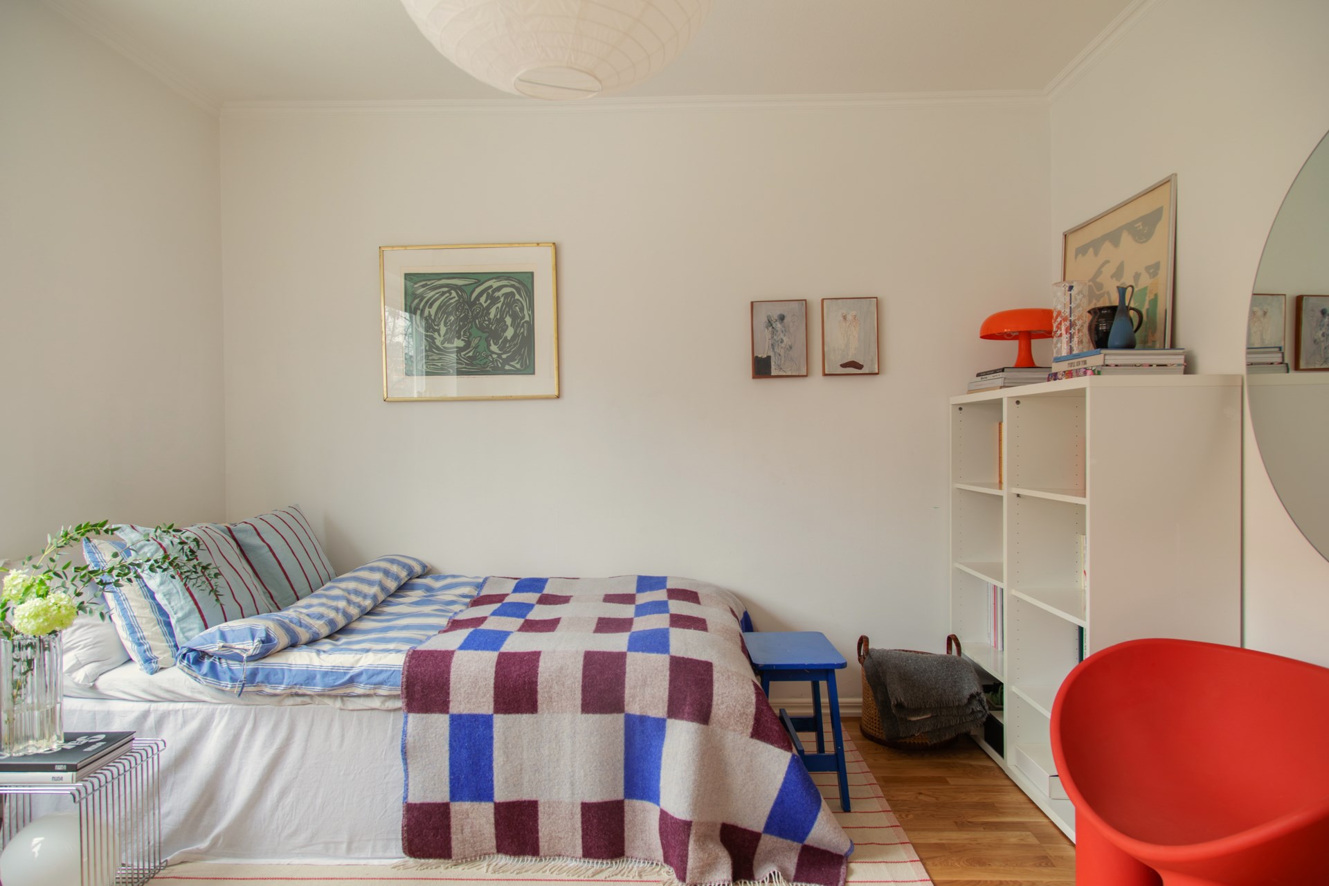 espace chambre studio 21m2 décoration colorée et scandinave