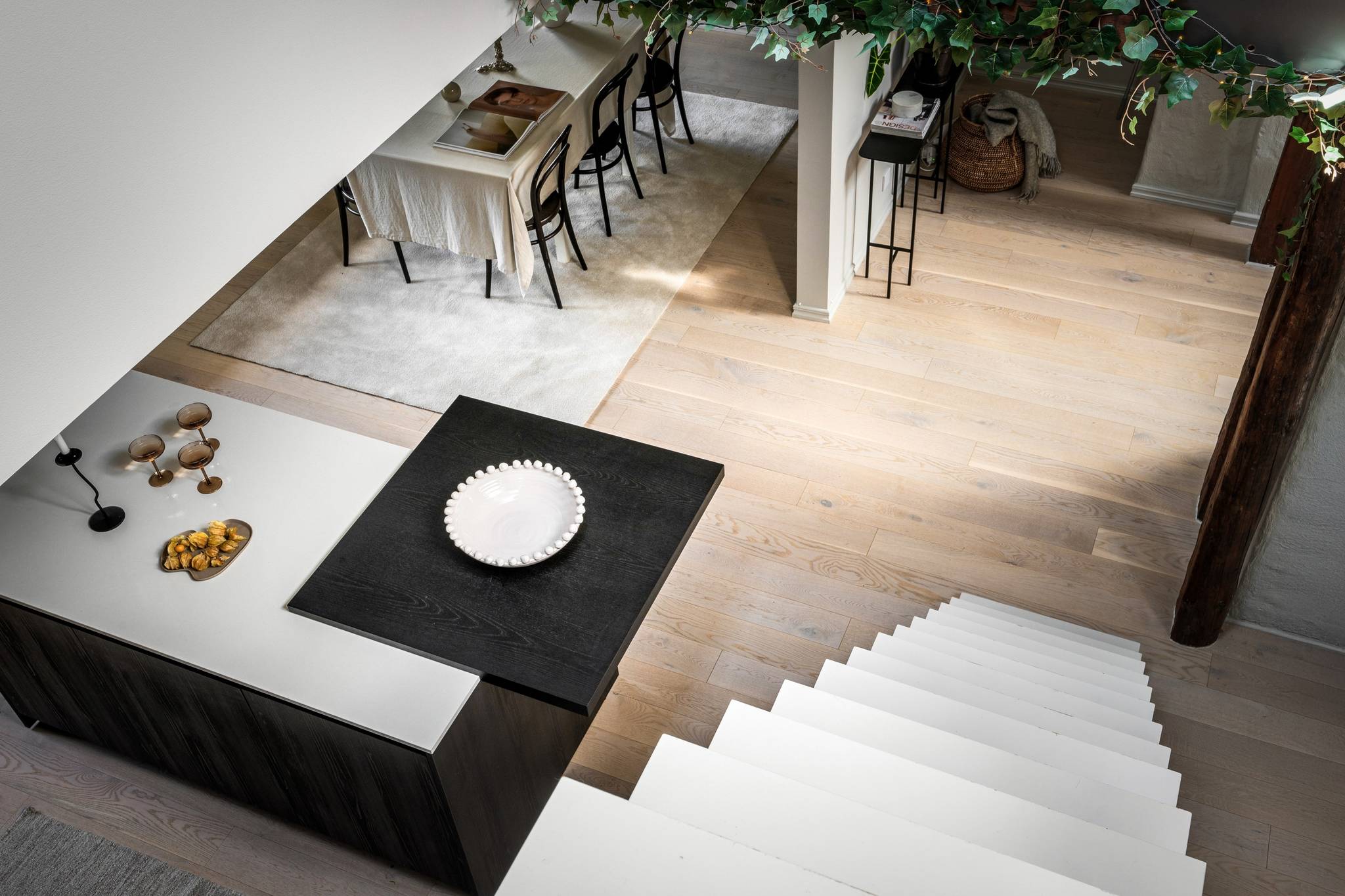 cuisine et escalier appartement décoration scandinave