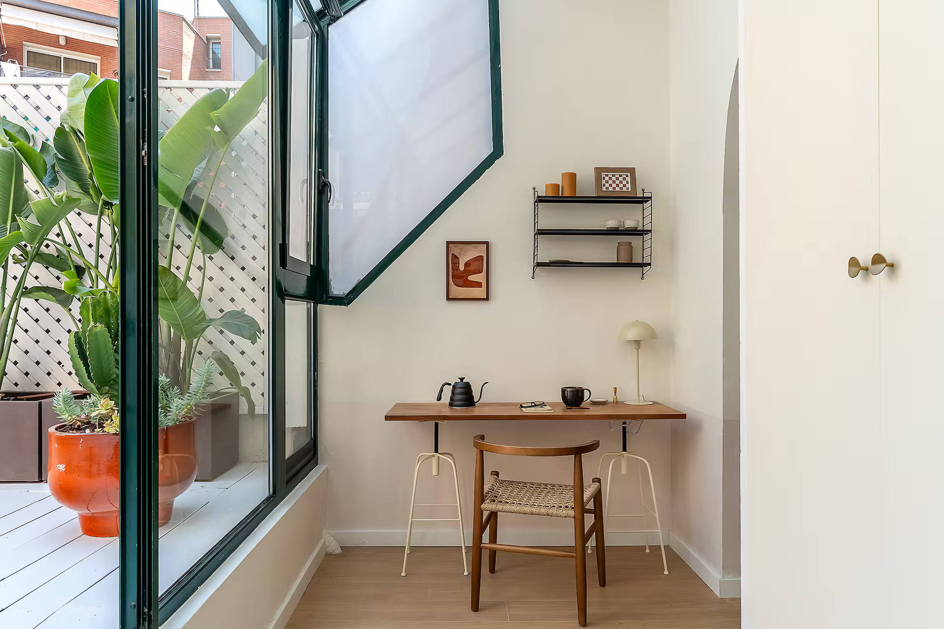 espace bureau décoration contemporaine appartement avec terrasse Barcelone espace bureau décoration contemporaine appartement avec terrasse Barcelone