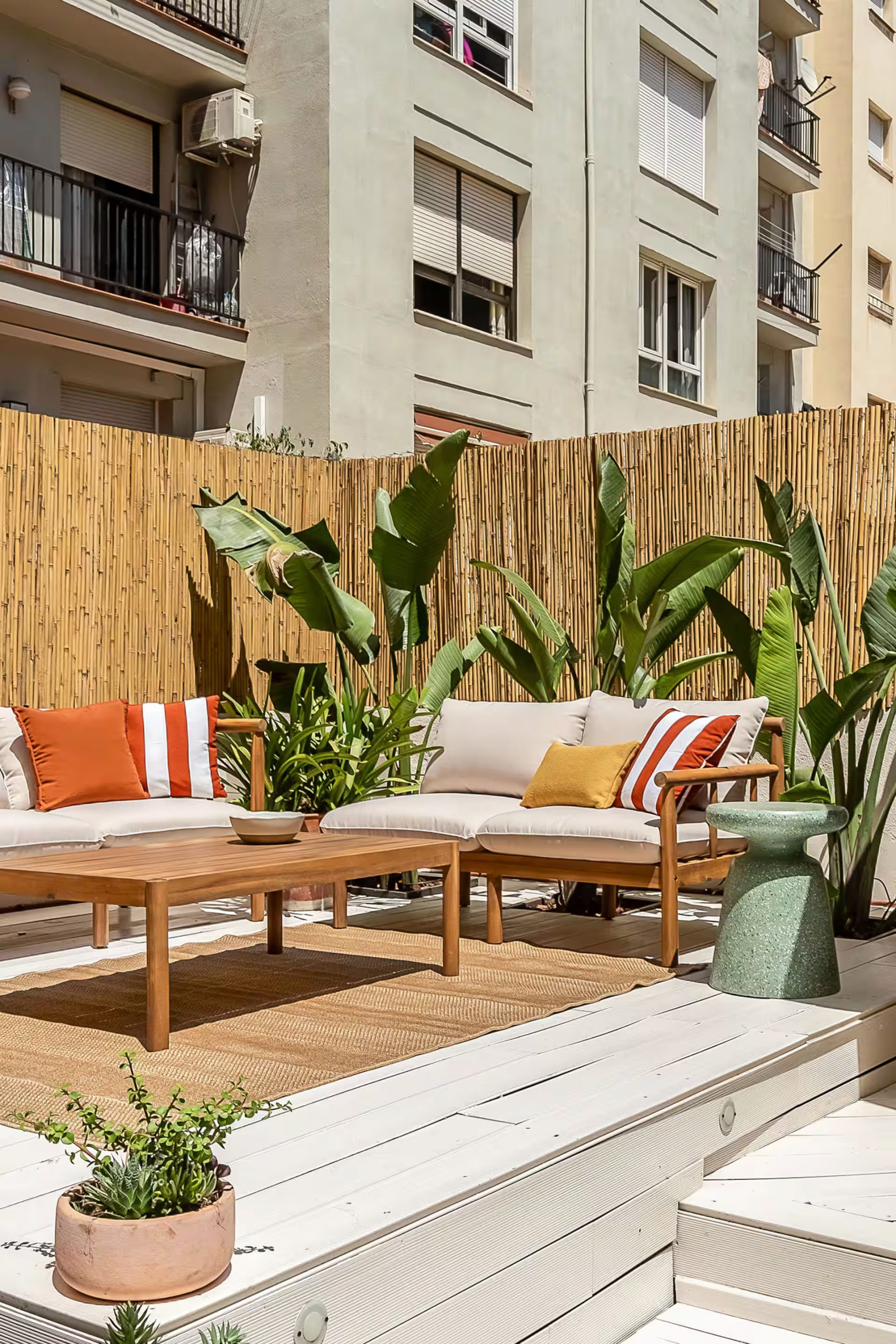 terrasse XXL décoration contemporaine appartement Barcelone terrasse XXL décoration contemporaine appartement Barcelone