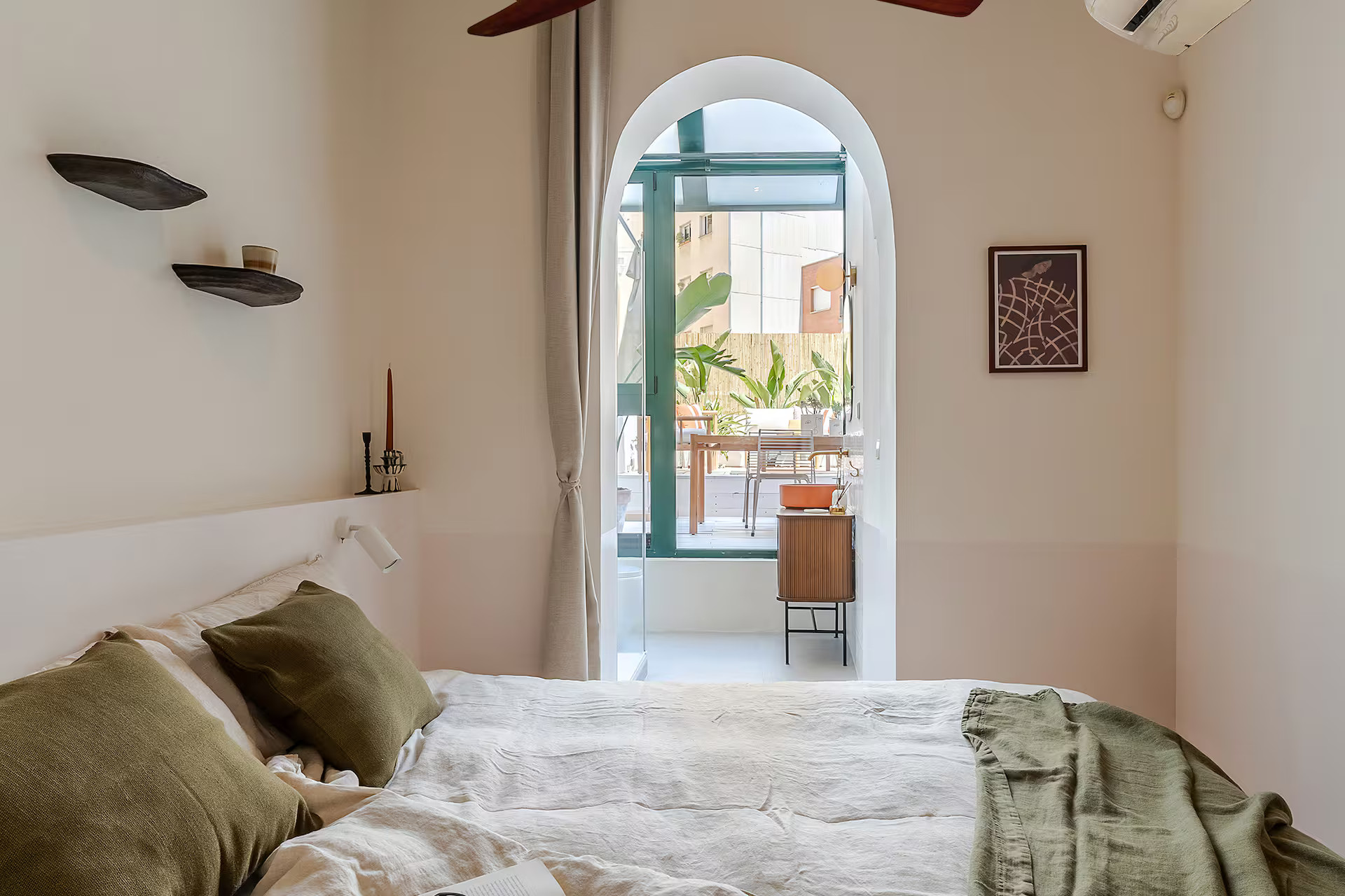 chambre décoration contemporaine appartement avec terrasse Barcelone chambre décoration contemporaine appartement avec terrasse Barcelone