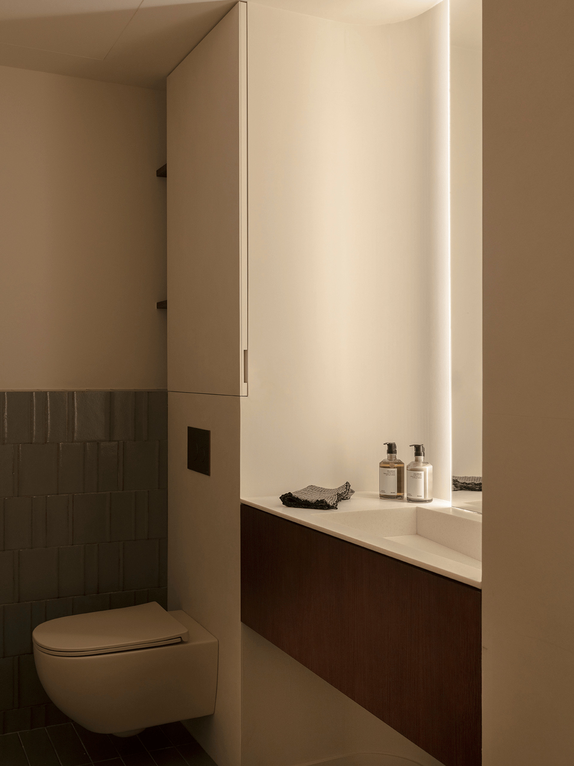 contemporary bathroom