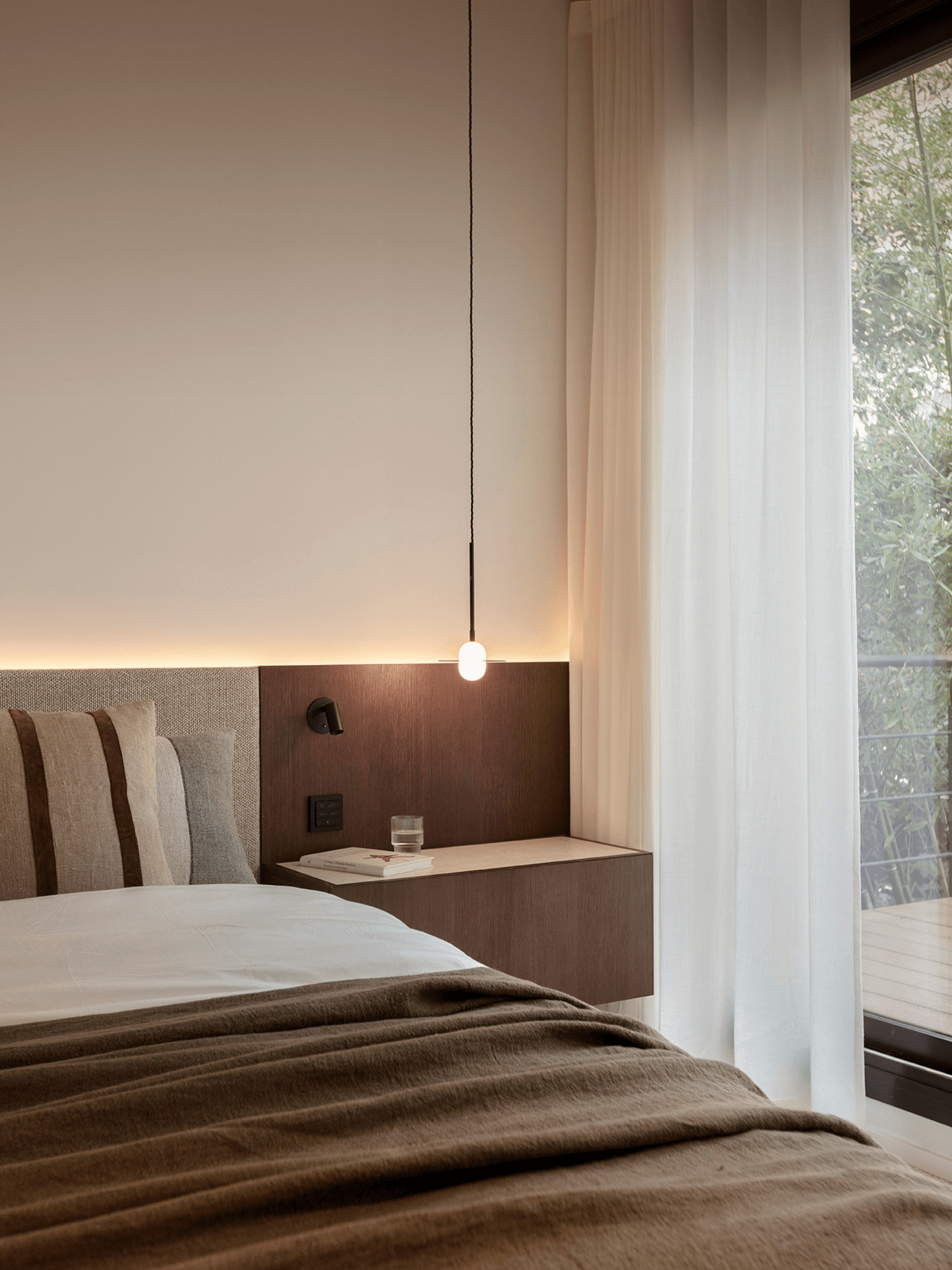 bedroom contemporary decor apartment in Barcelona by The Room Studio