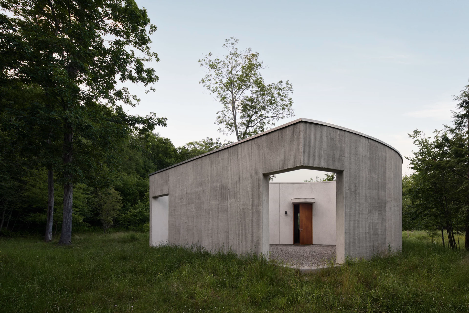 maison Vipp au bord d'un étang dans l'état de New York architecte Johnston Marklee