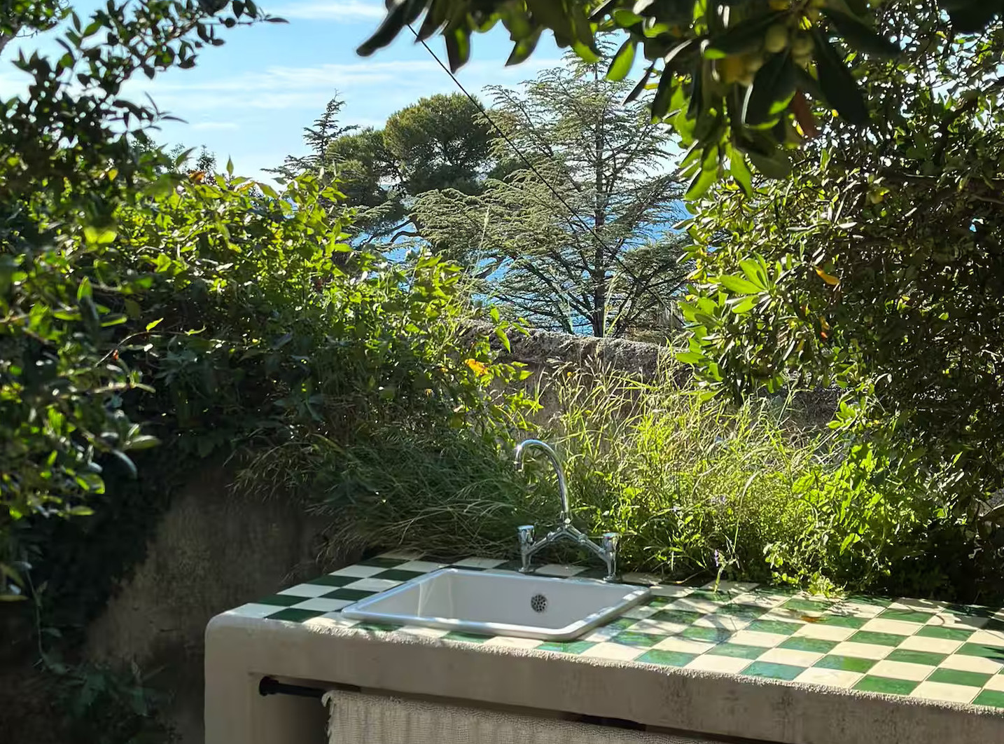 Une maison de ville vintage à Marseille avec vue sur la Méditerranée