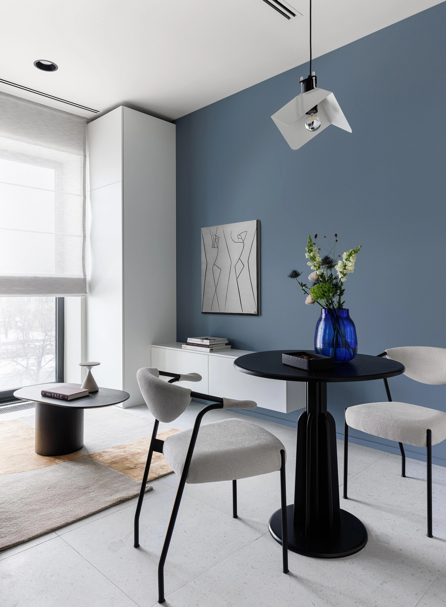 salle à manger mur bleu appartement design 33m2 salle à manger mur bleu appartement design 33m2