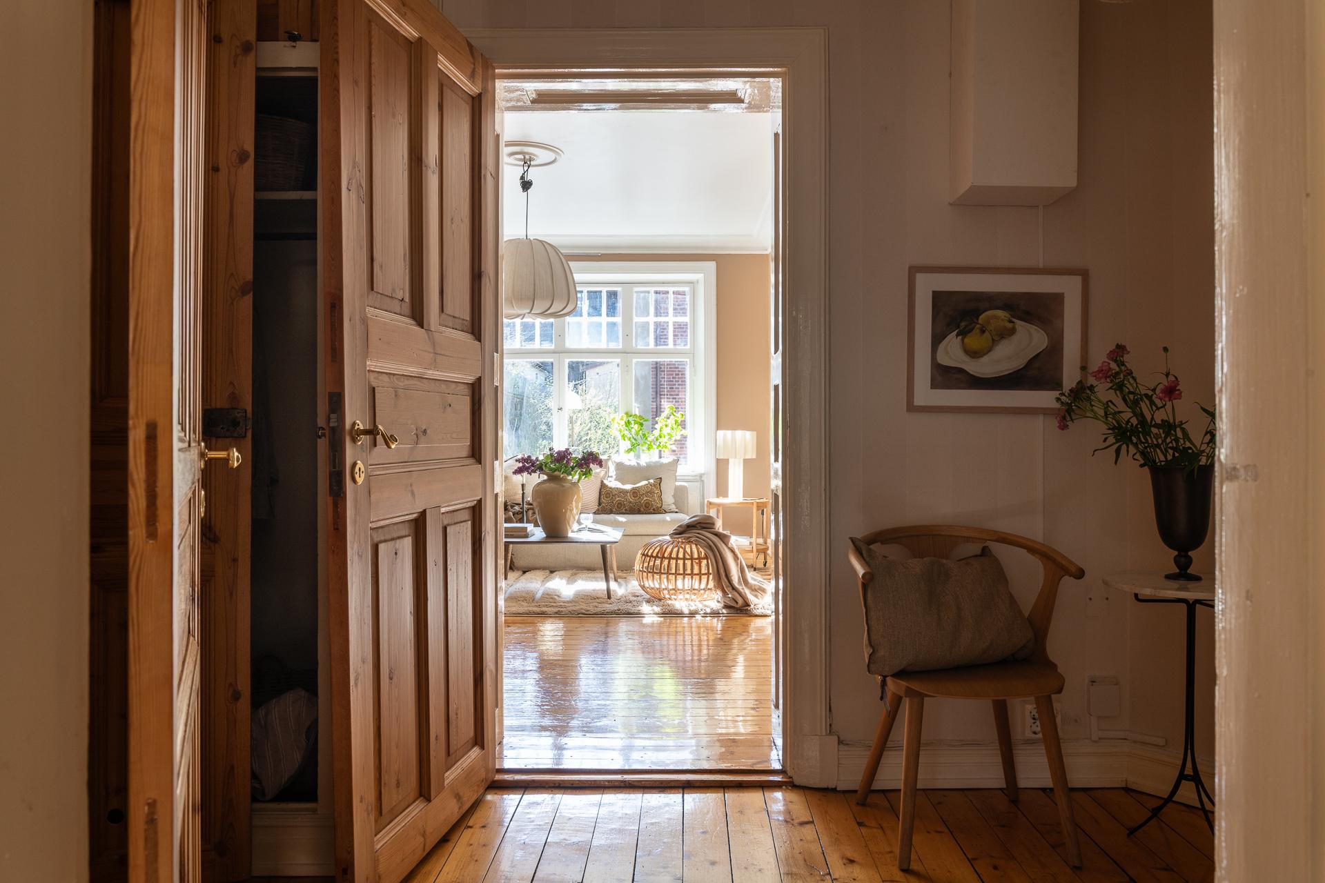 entryway scandinavian decor