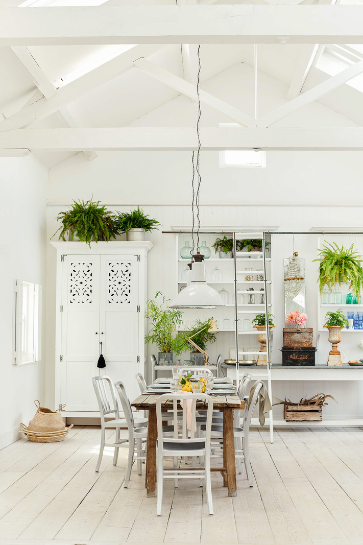 salle à manger maison anglaise décoration country chic blanche