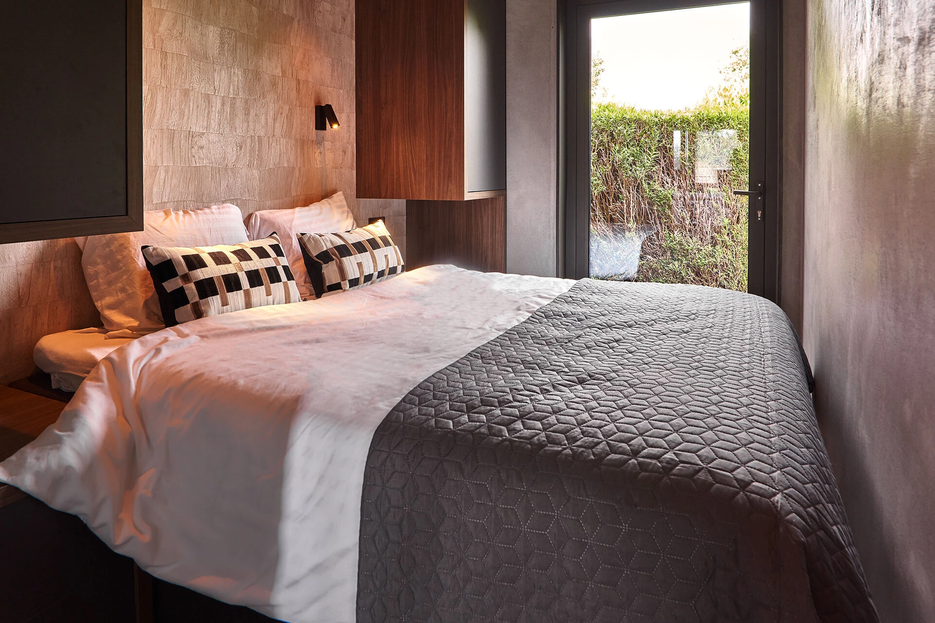 chambre décoration contemporaine petite maison 60m2 par TINY VILLA