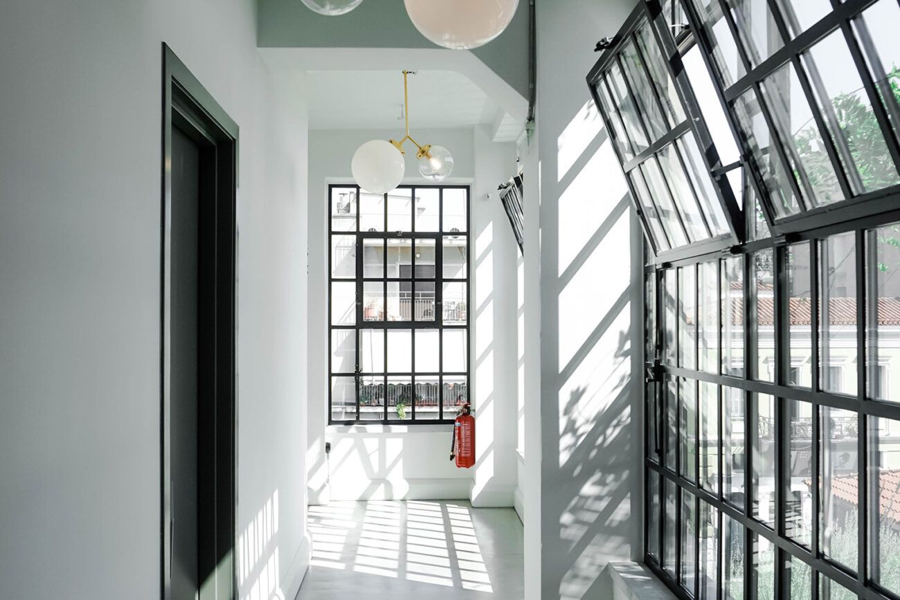 couloir fenêtre acier type atelier