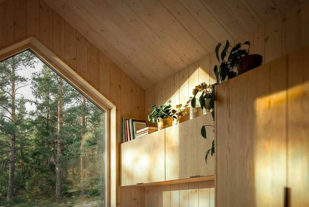 placards en hauteur dans chambre petite maison mobile Tanglewood Tiny Homes