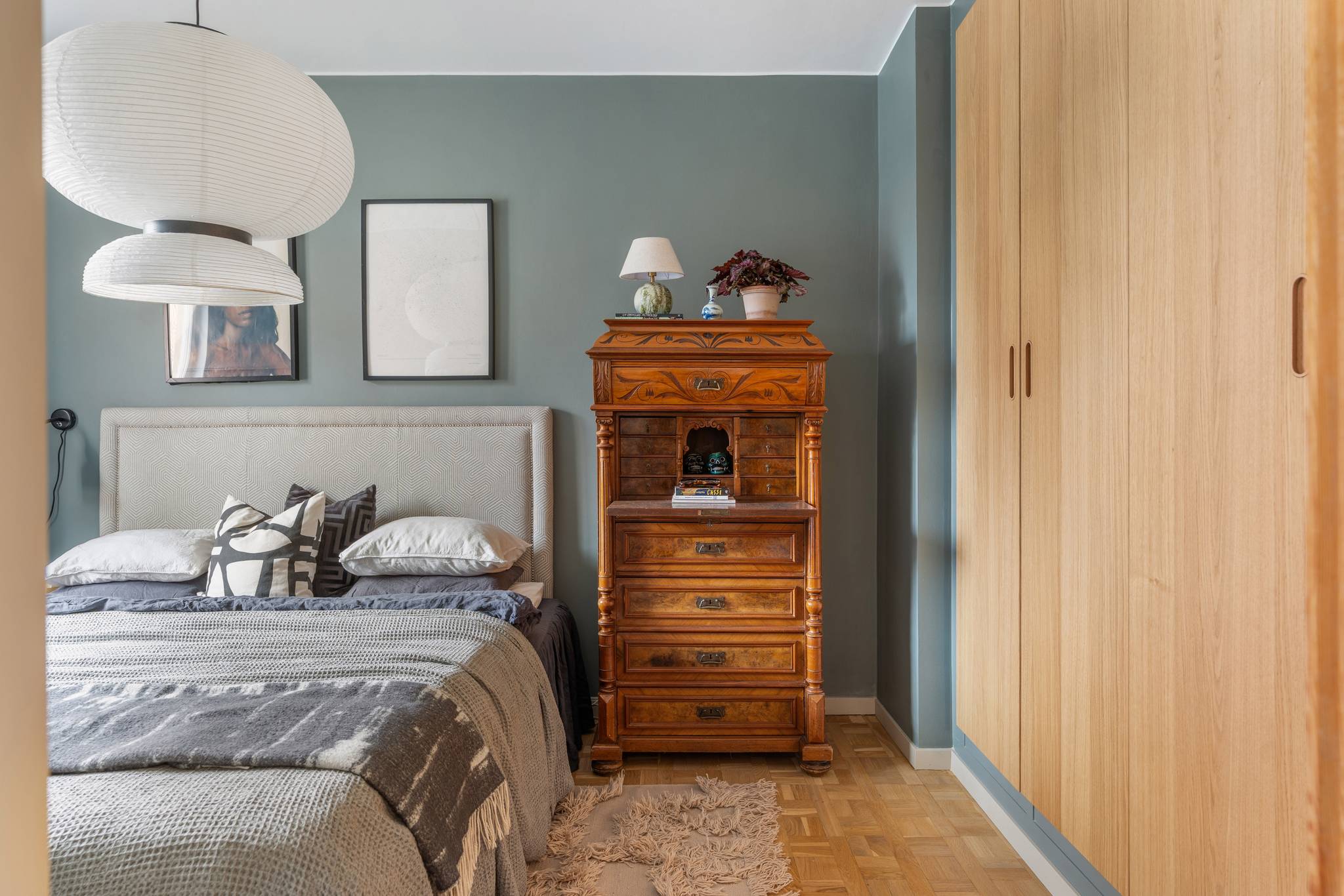 blue bedroom with glass door fifties nordic style