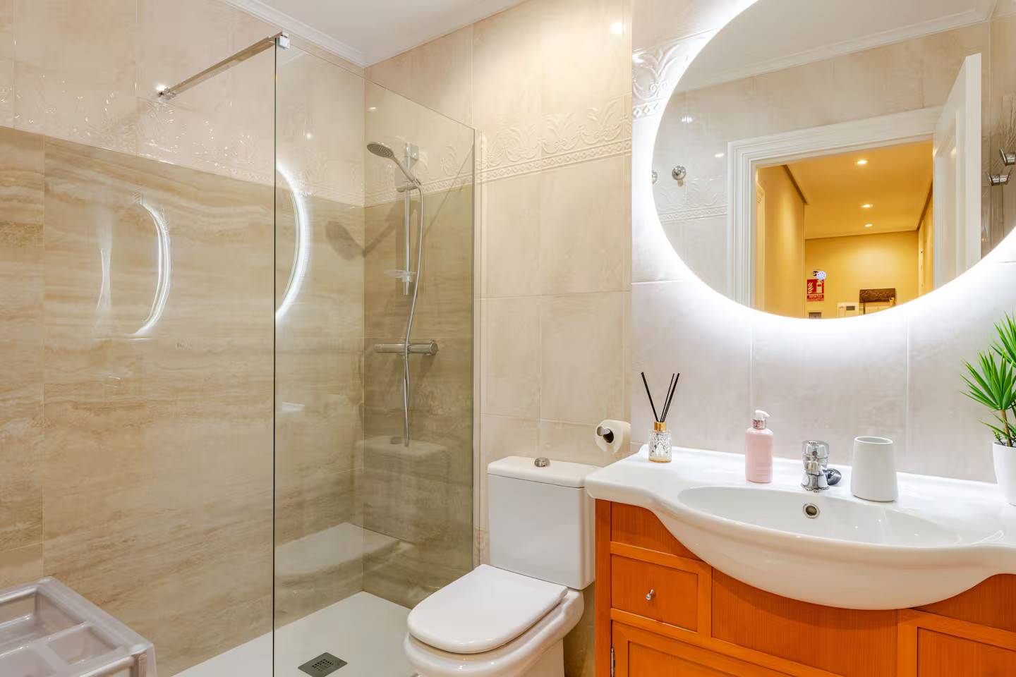 salle de bain moderne bois et travertin salle de bain moderne bois et travertin