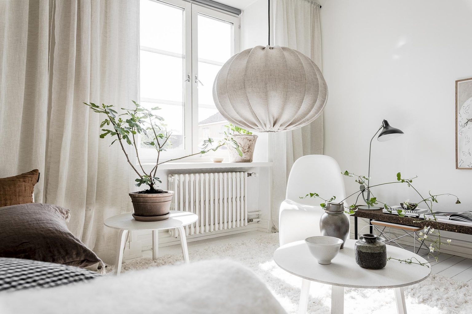 salon studio 32m2 décoration blanche scandinave