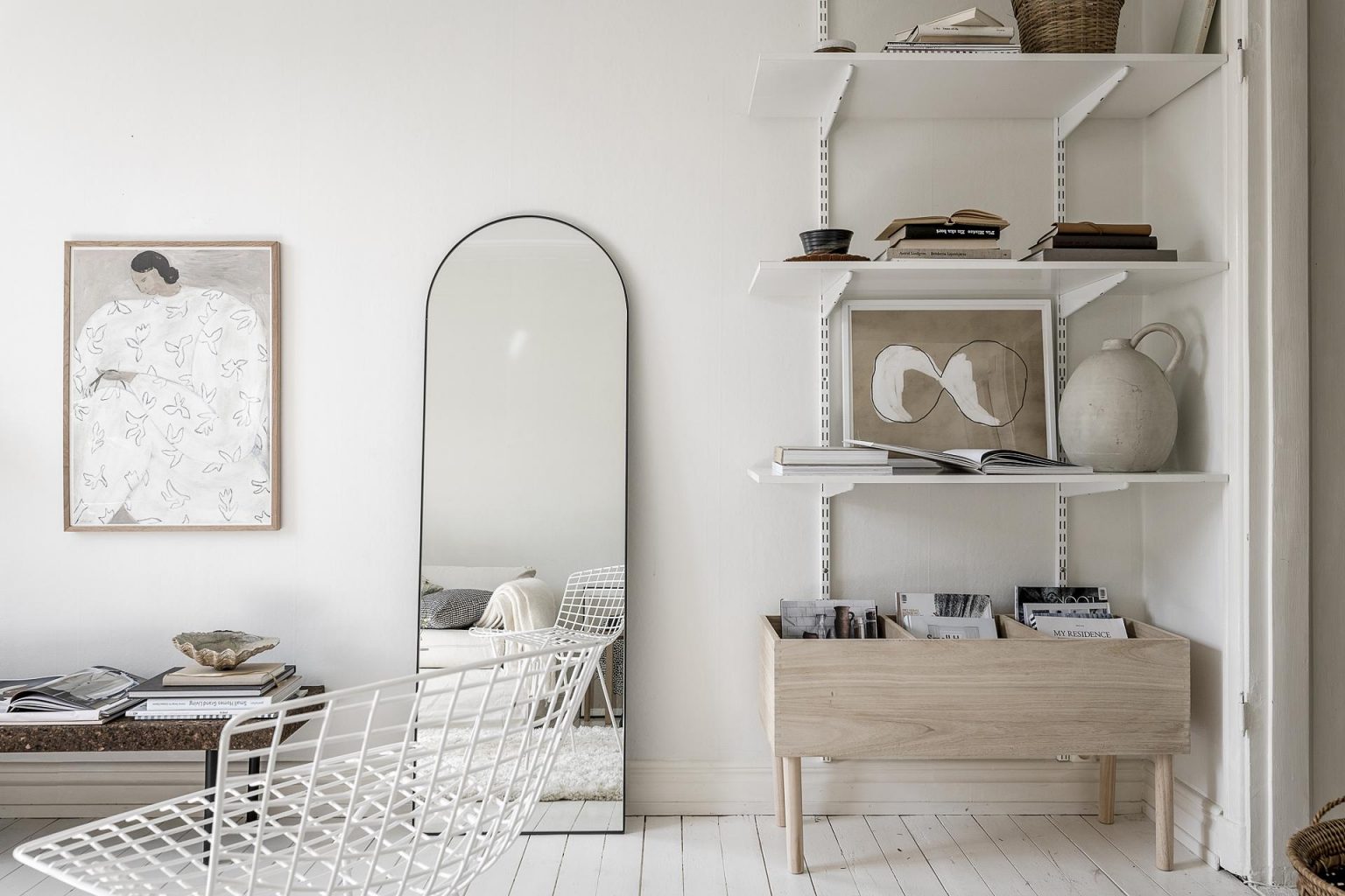 espace bureau dans salon studio 32m2 décoration blanche scandinave
