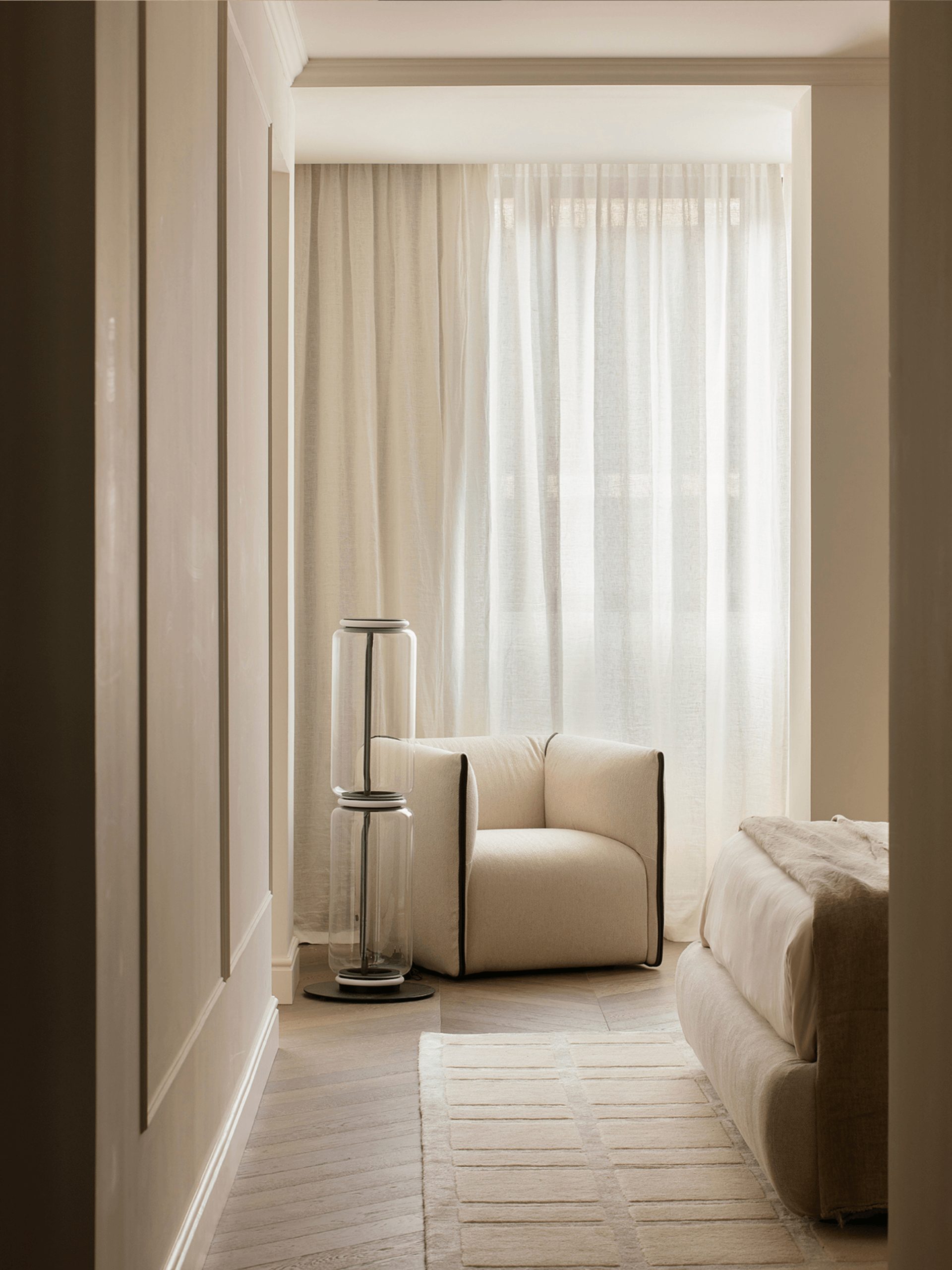 chambre mur noyer décoration contemporaine beige