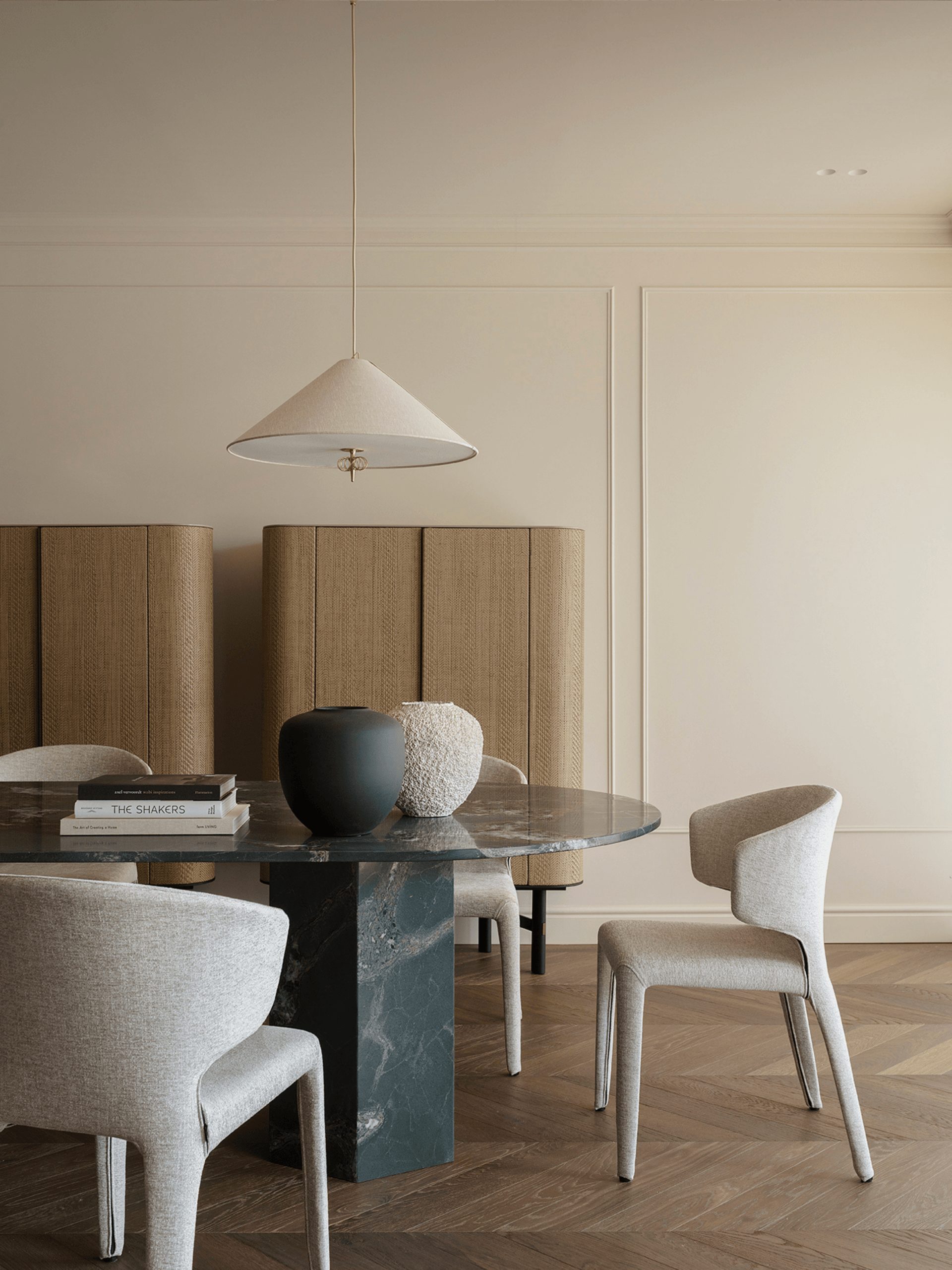 salle à manger table en marbre décoration contemporaine beige