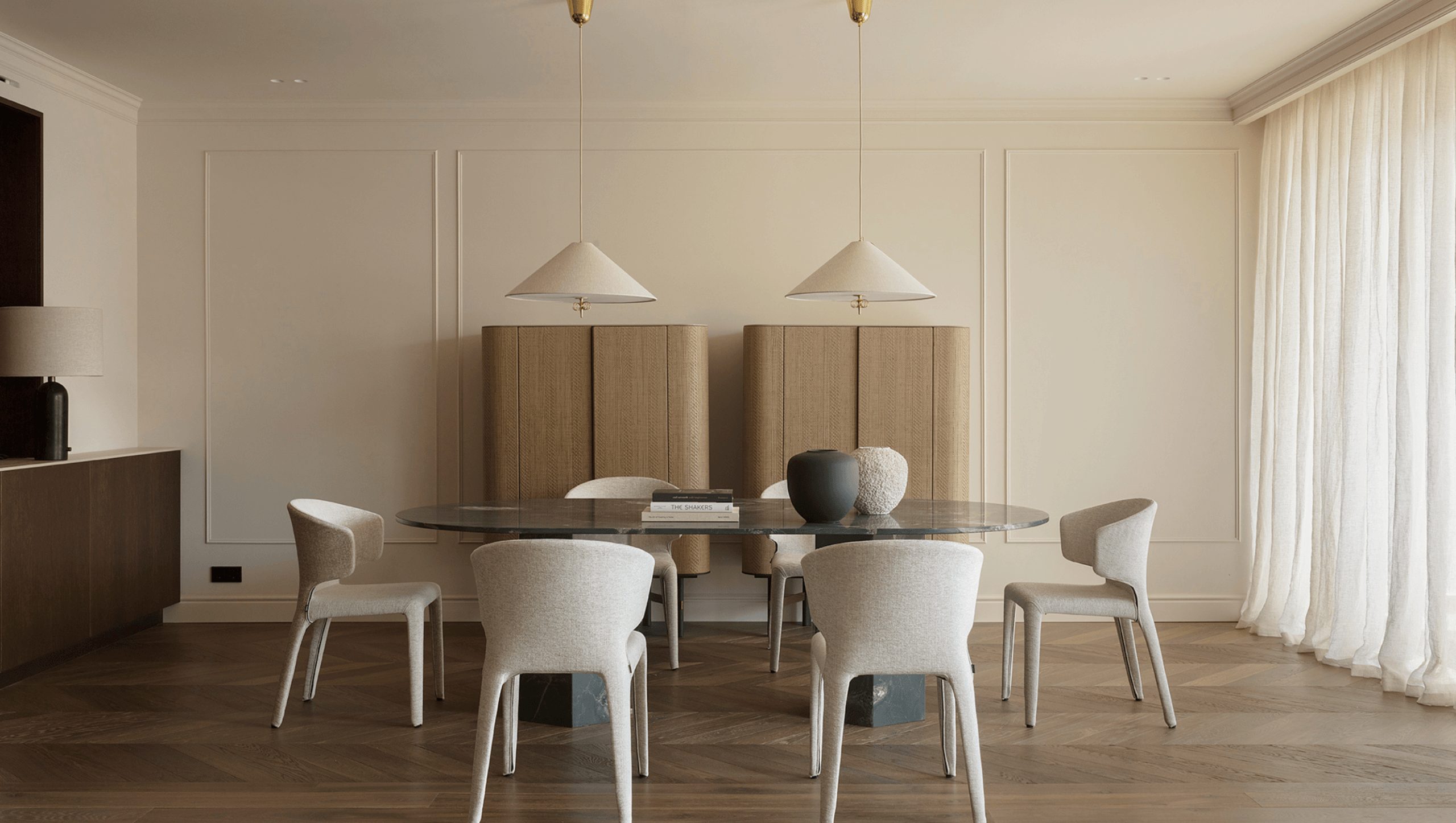 salle à manger table en marbre décoration contemporaine beige