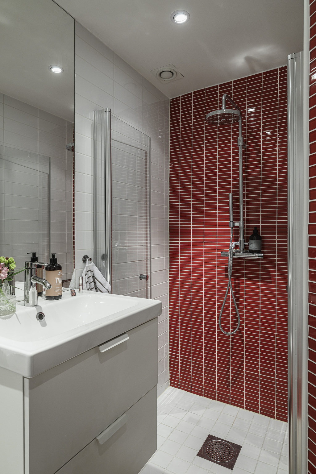 salle de bain rouge et blanche design salle de bain rouge et blanche design