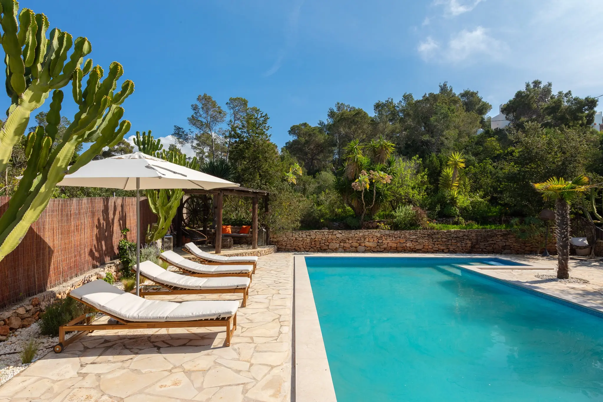 piscine finca authentique modernisée à Ibiza