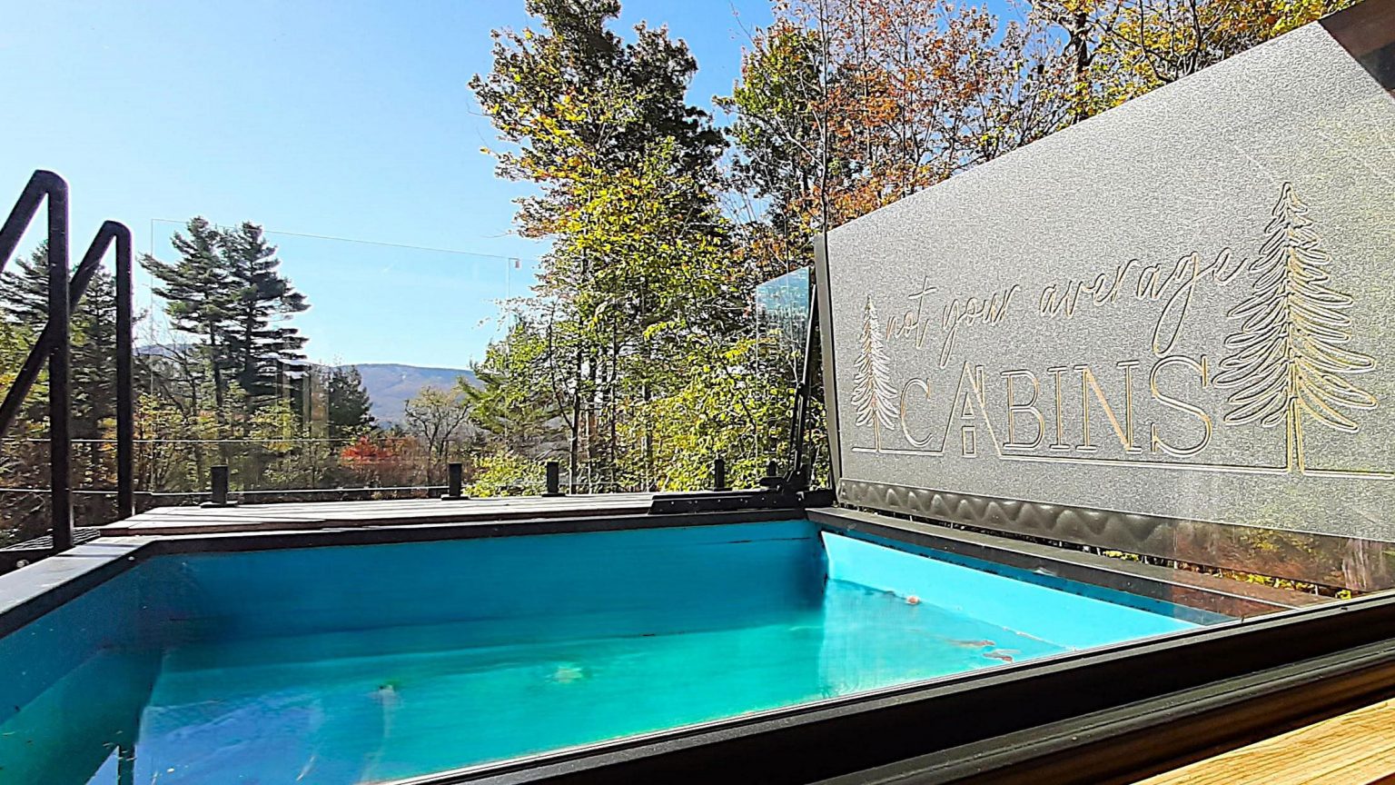 vaste maison container avec piscine de type container plunge pool Villa Vermont conçue par Backcountry Containers