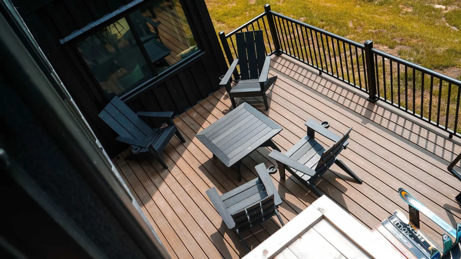 vaste maison container avec piscine de type container plunge pool Villa Vermont conçue par Backcountry Containers