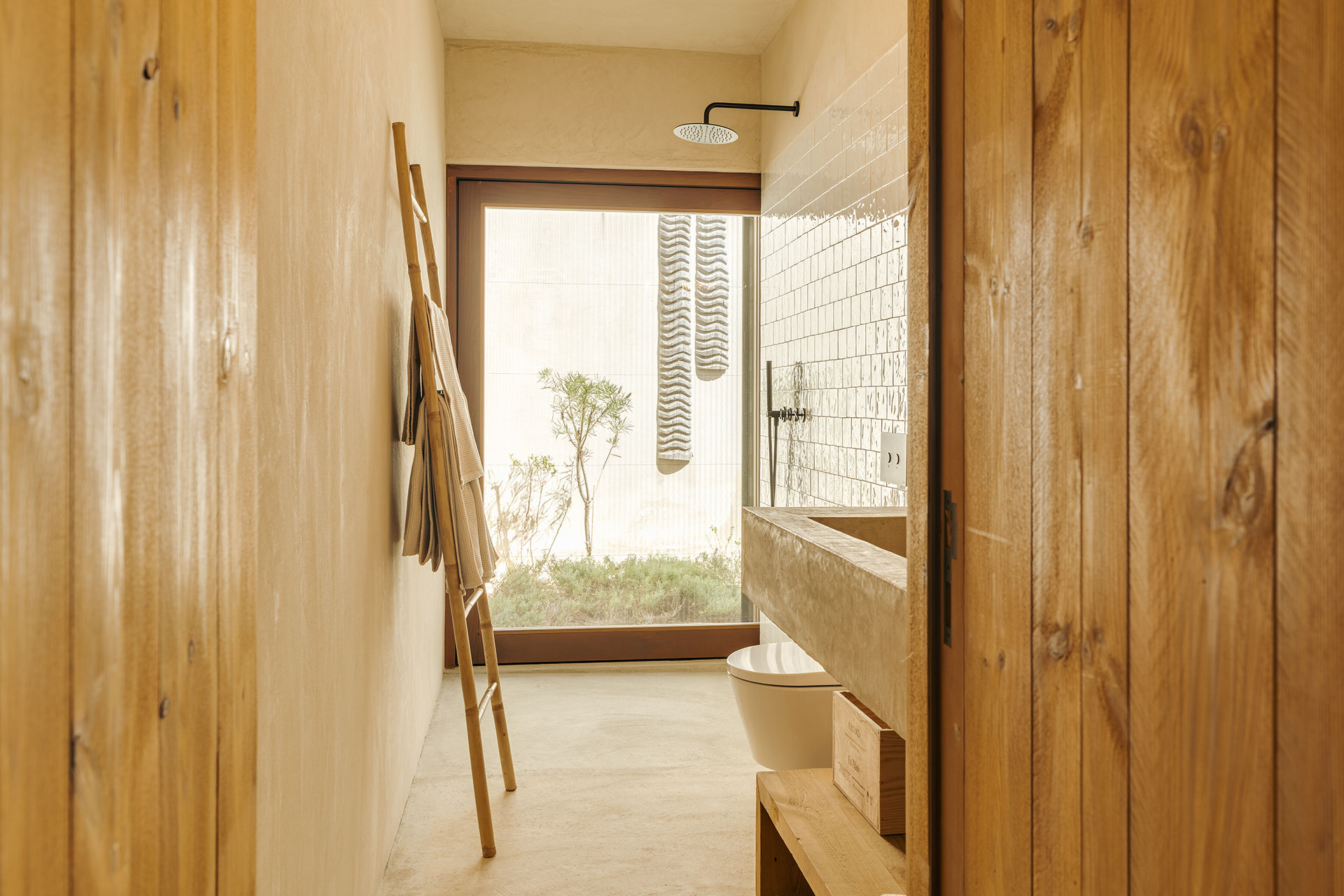 bathroom natural style decor house in Comporta Villa Sandstone