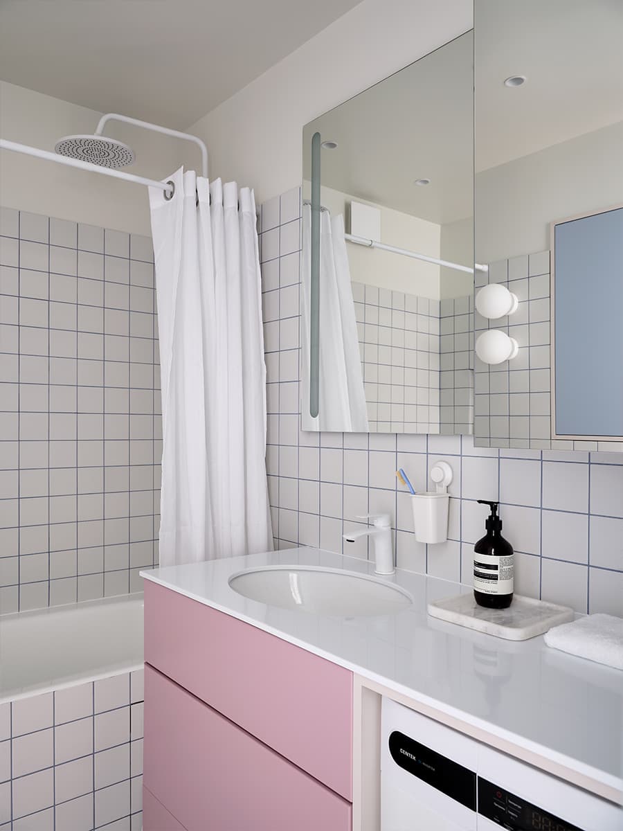 salle de bain rose et bleue deux-pièces 38m2 salle de bain rose et bleue deux-pièces 38m2