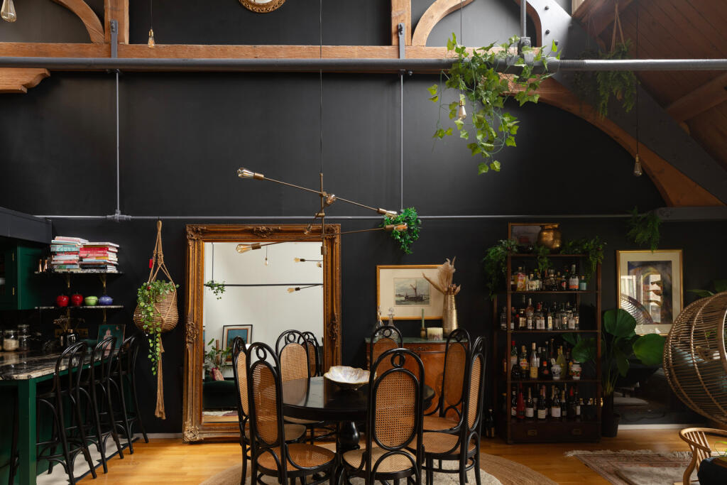 Un duplex vintage et maximaliste à Londres au look spectaculaire