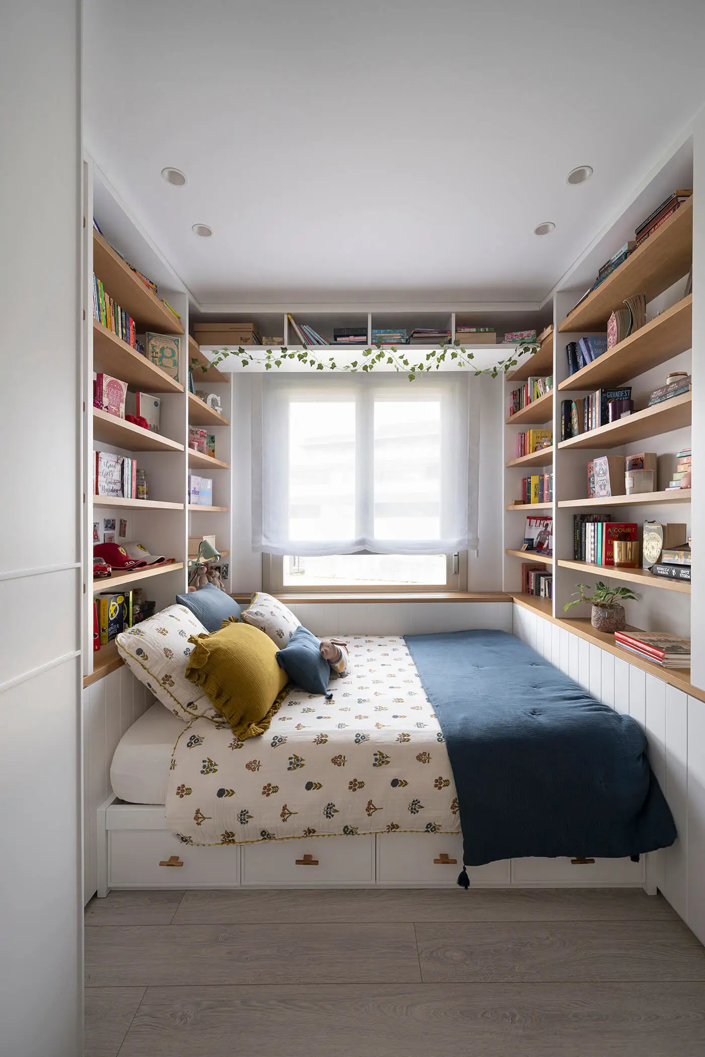 bedroom neutral colors
