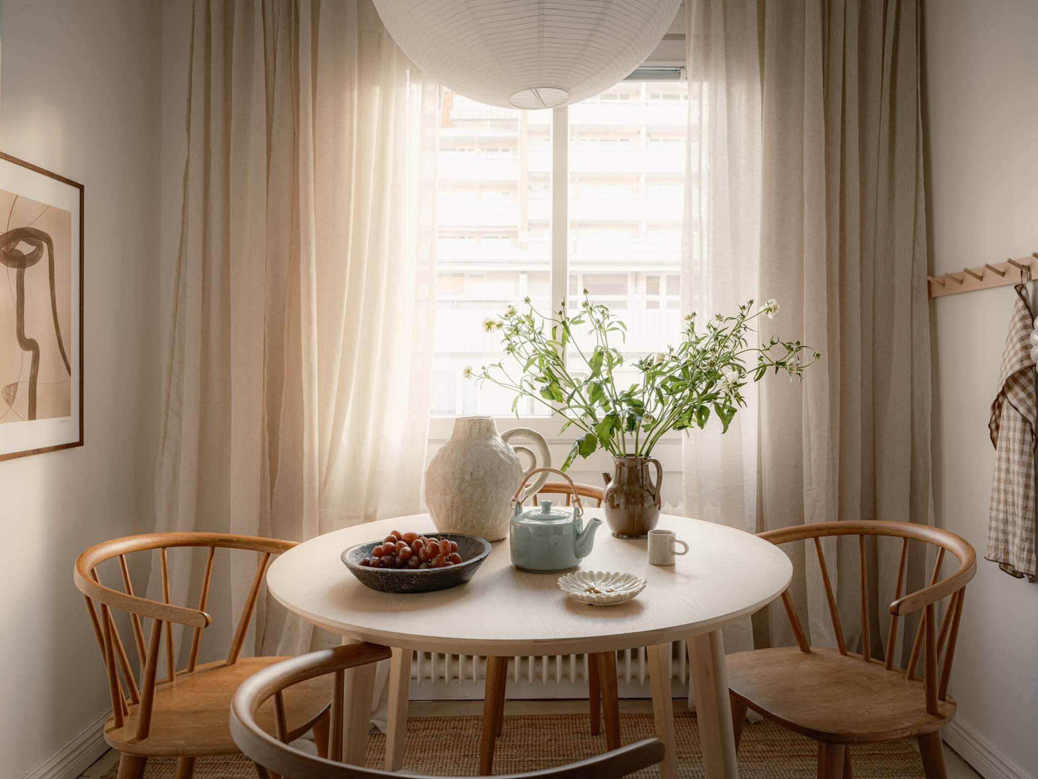 dining room in kitchen 34sqm studio scandinavian decor neutral tones