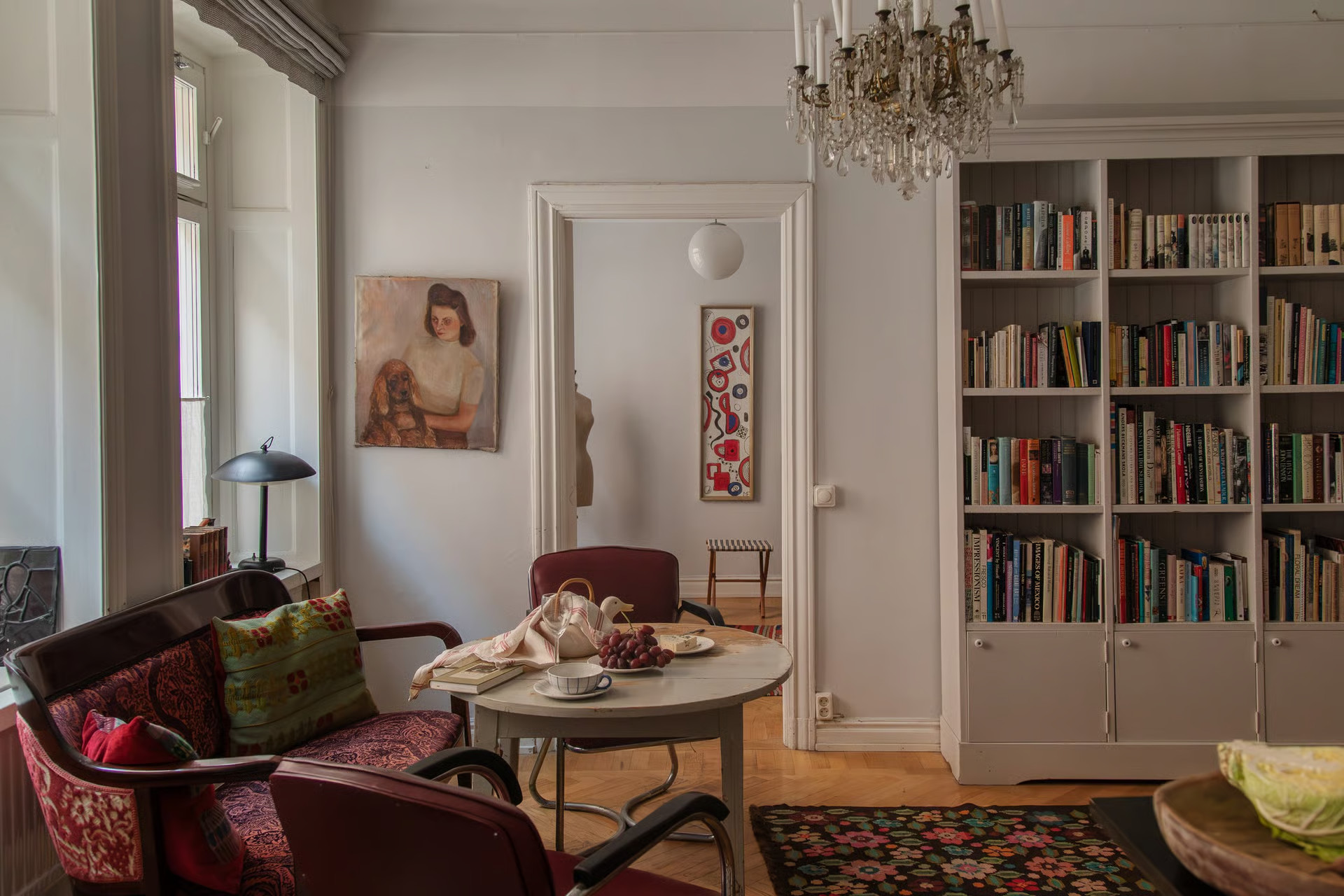 living room vintage decor 55sqm apartment Sweden