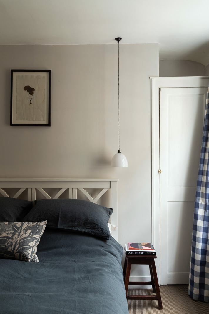 chambre bleue et blanche décoration rustique chic petite maison victorienne de 41m2 chambre bleue et blanche décoration rustique chic petite maison victorienne de 41m2