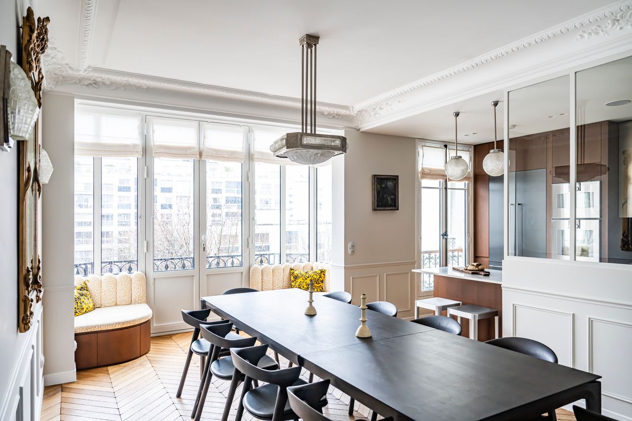 A 160sqm Haussmann-style Parisian apartment overlooking the Luxembourg Gardens JP1
