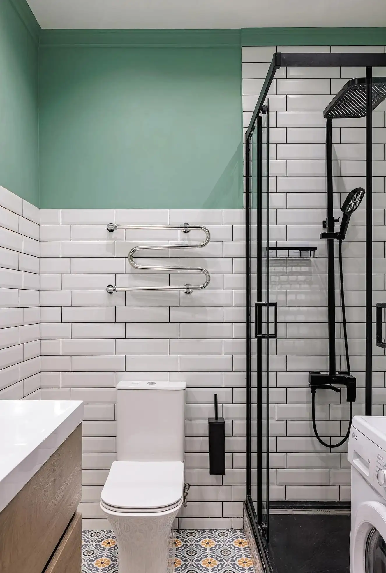 salle de bain verte sol carreaux vintage carrelage métro blanc décoration contemporaine studio 39m2 salle de bain verte sol carreaux vintage carrelage métro blanc décoration contemporaine studio 39m2