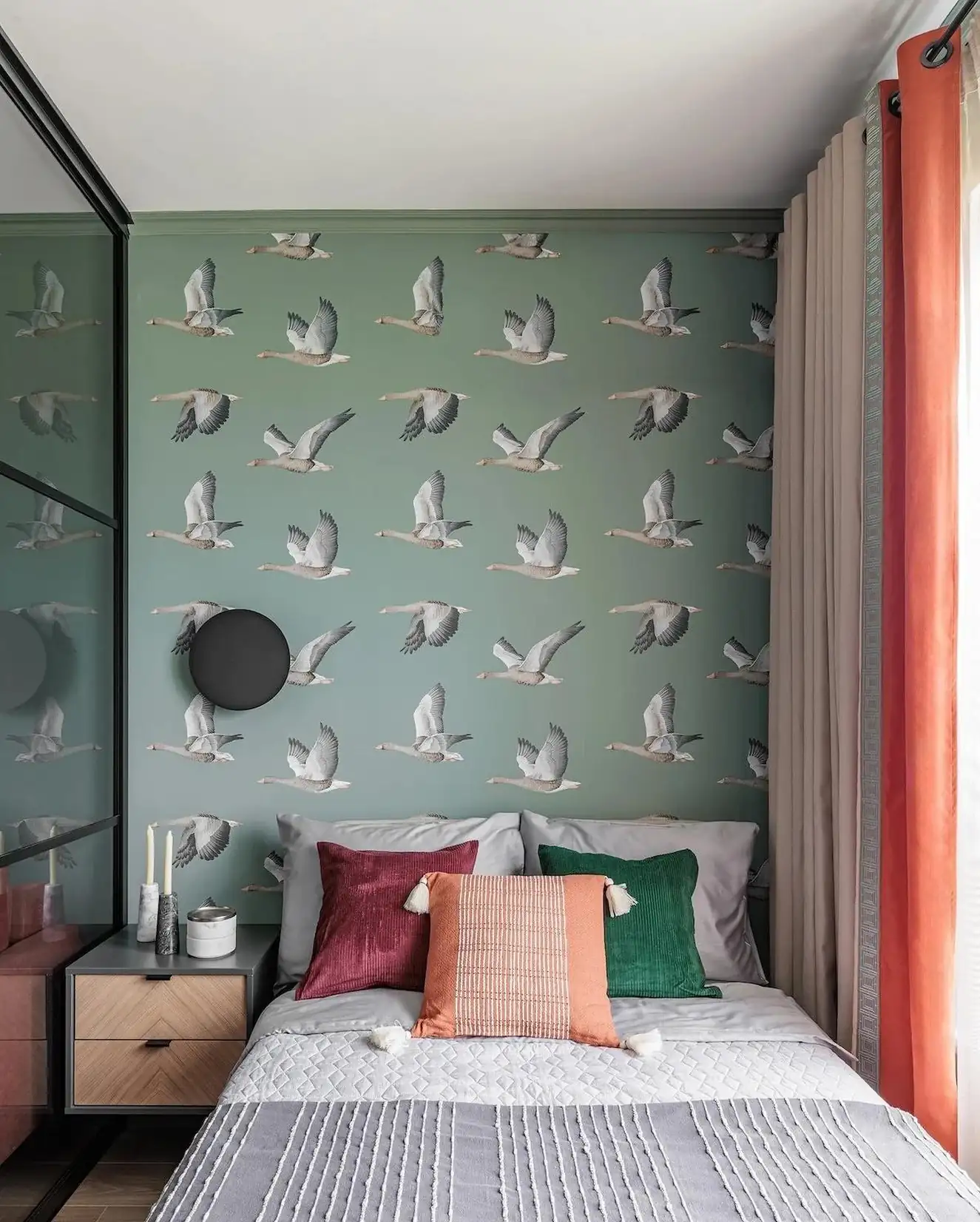 chambre papier-peint vert avec des oies décoration contemporaine studio 39m2 chambre papier-peint vert avec des oies décoration contemporaine studio 39m2