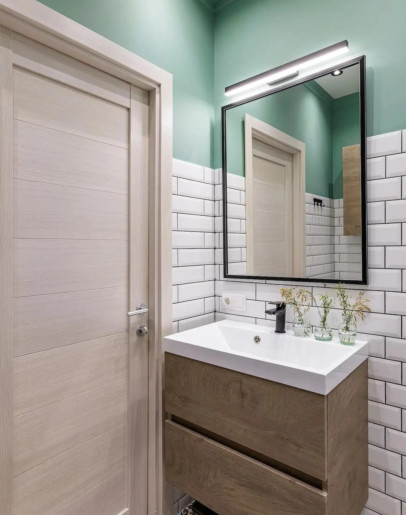salle de bain verte sol carreaux vintage carrelage métro blanc décoration contemporaine studio 39m2 salle de bain verte sol carreaux vintage carrelage métro blanc décoration contemporaine studio 39m2