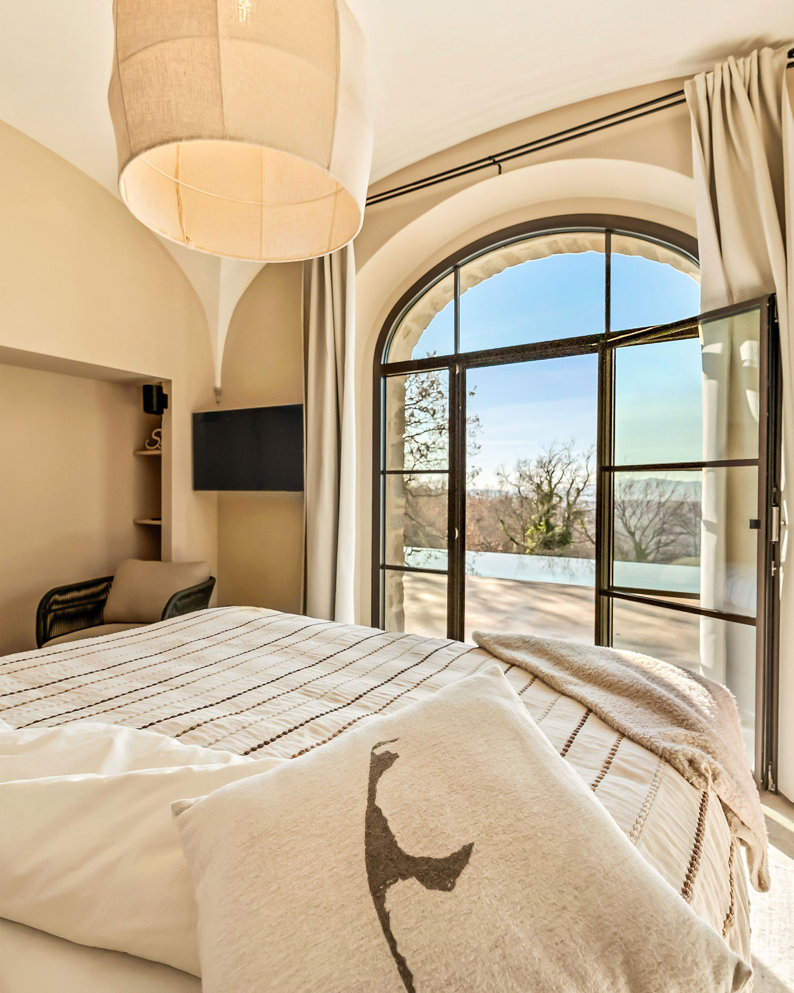chambre avec fenêtre cintrée La Torre Umbria chambre avec fenêtre cintrée La Torre Umbria