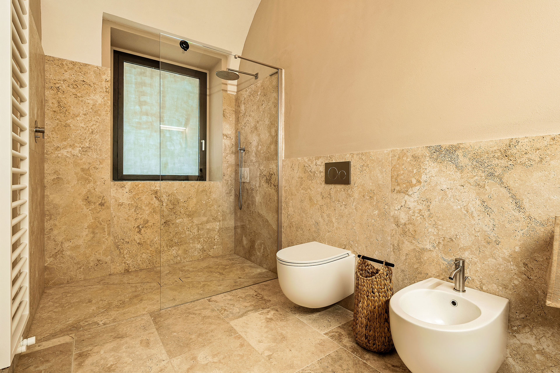 salle de bain moderne marbre beige La Torre Umbria salle de bain moderne marbre beige La Torre Umbria