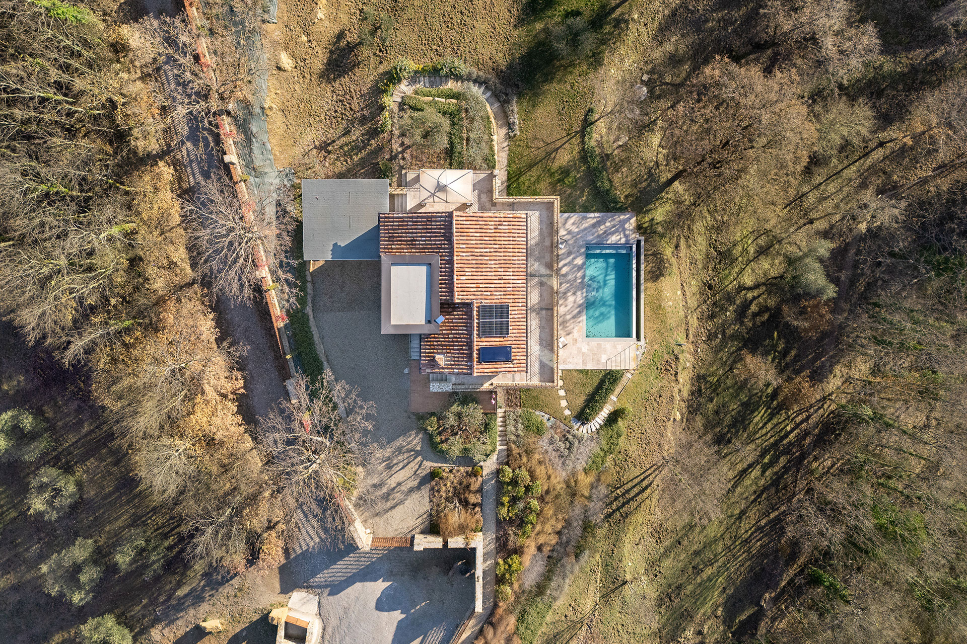 maison en pierre avec piscine à débordement La Torre Umbria maison en pierre avec piscine à débordement La Torre Umbria