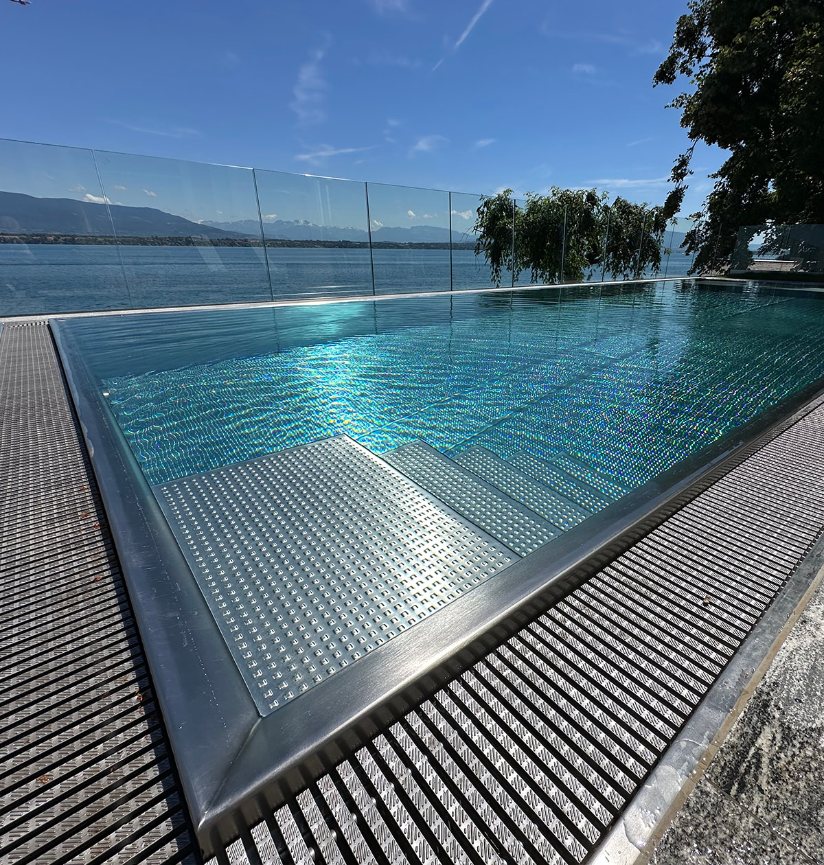 piscine inox en Suisse