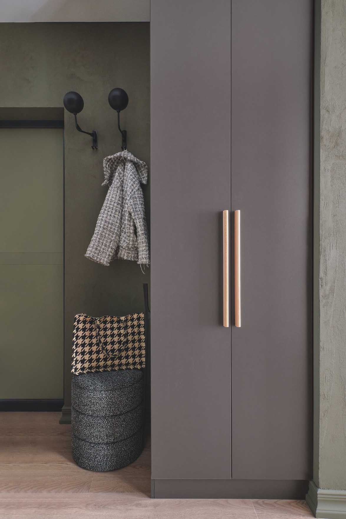 entryway khaki wall contemporary decor entryway khaki wall contemporary decor