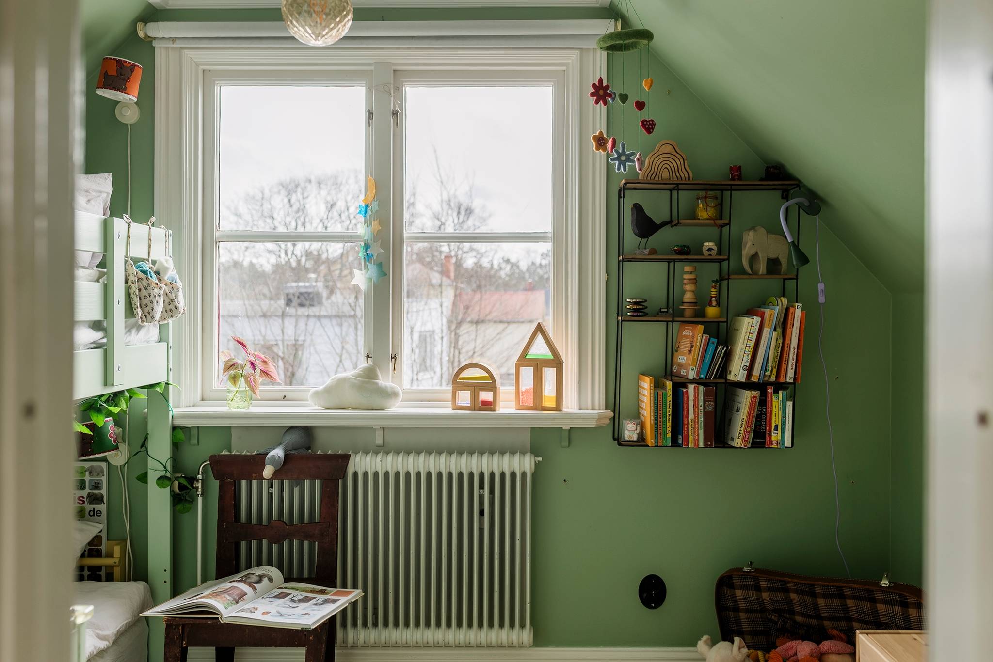 chambre mansardée verte avec lit superposés chambre mansardée verte avec lit superposés