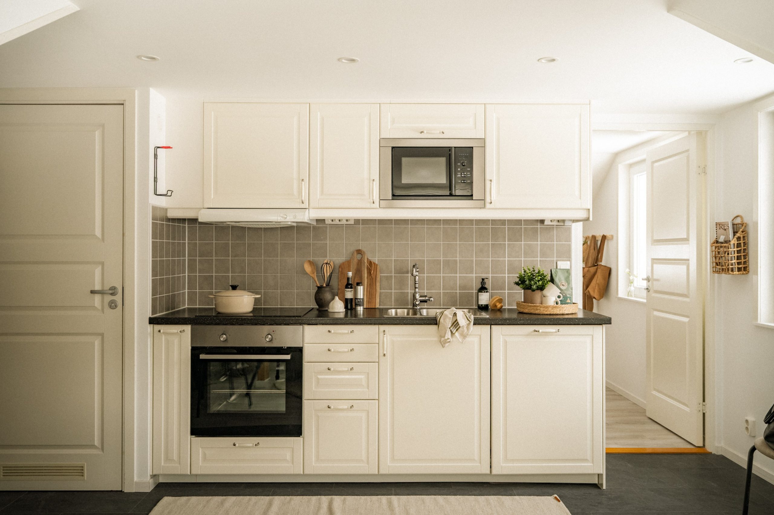 open kitchen scandinavian decor 34sqm apartement under the attic
