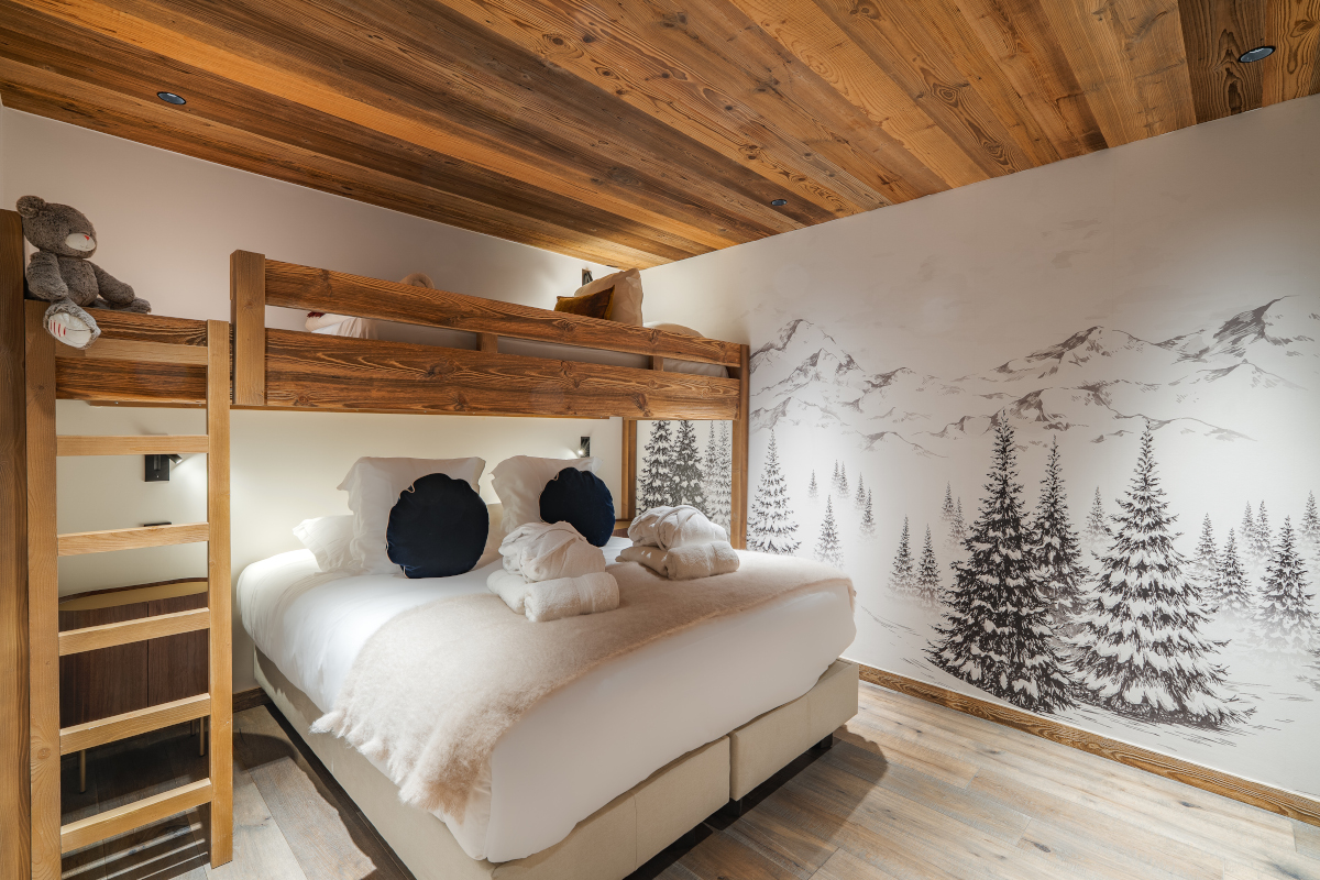 chambre plafond bois Méribel