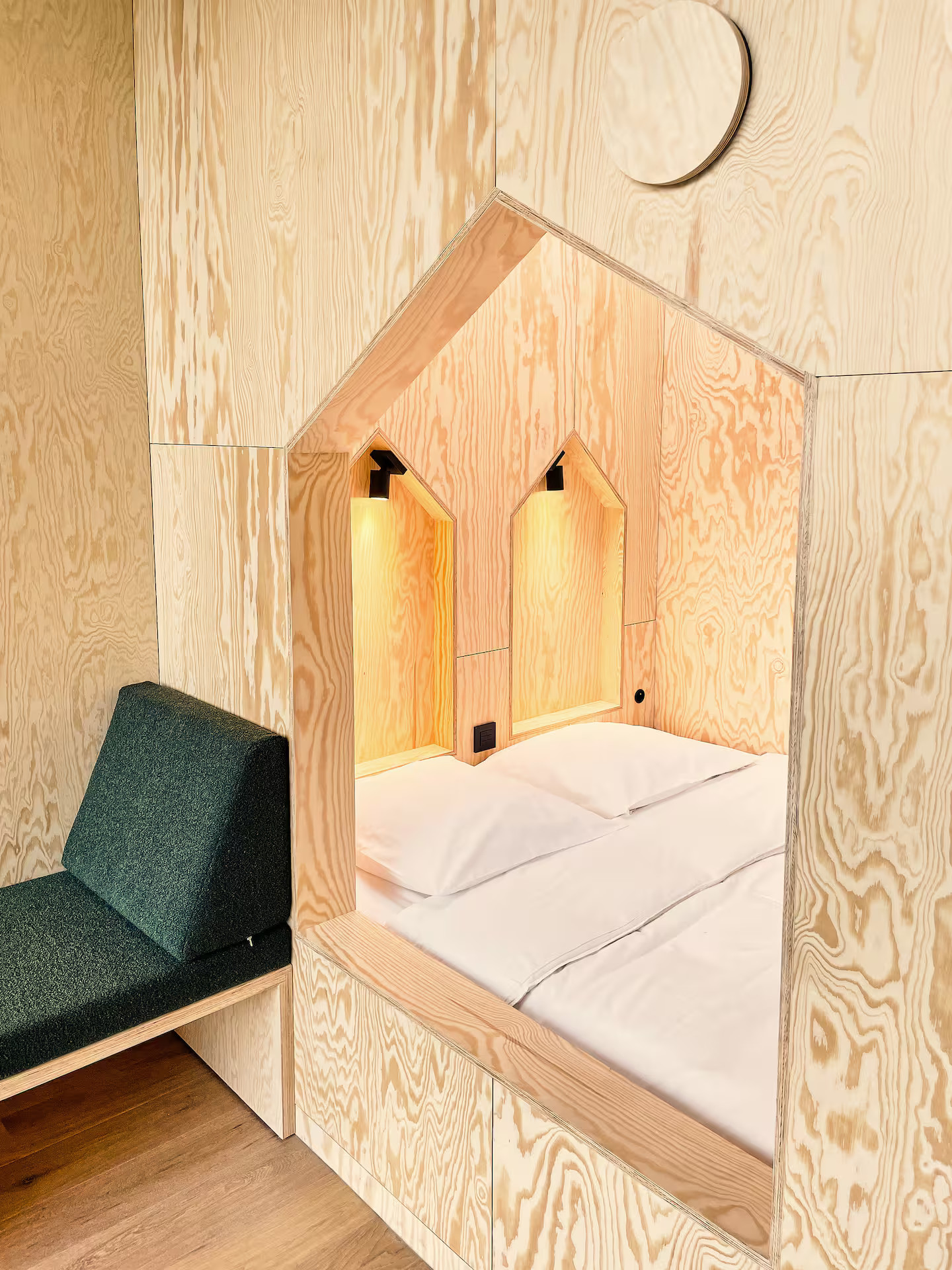 treehouse Hutstuf The Beaver in the Belgian Ardennes