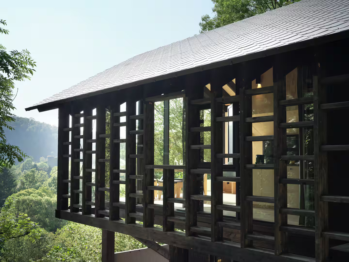 black cabin Hutstuf The Beaver