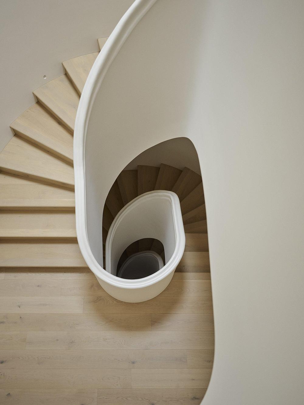 entrée avec escalier design décoration contemporaine maison australienne Ramsgate House Bondi Beach entrée avec escalier design décoration contemporaine maison australienne Ramsgate House Bondi Beach