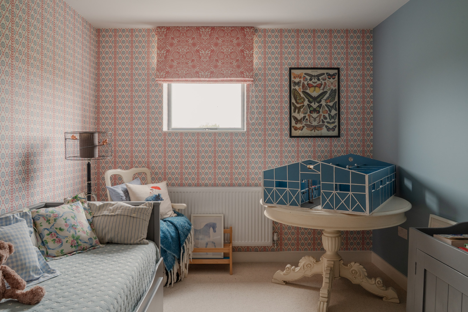 chambre enfant bleue et rouge
