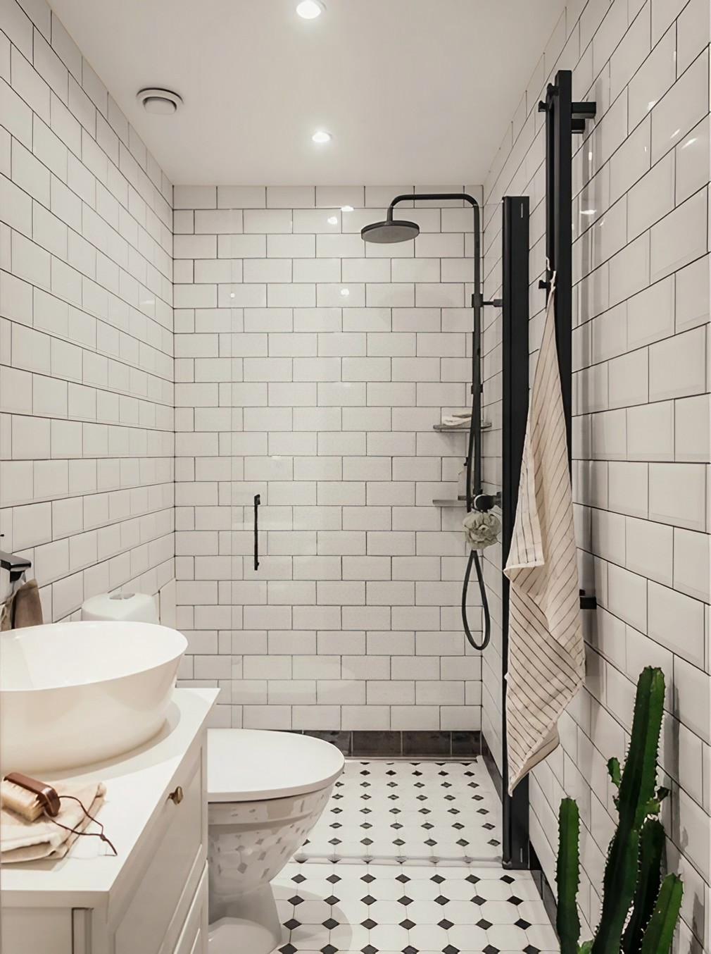 salle de bain noire et blanche sol blanc cabochons noir rétro décoration scandinave salle de bain noire et blanche sol blanc cabochons noir rétro décoration scandinave